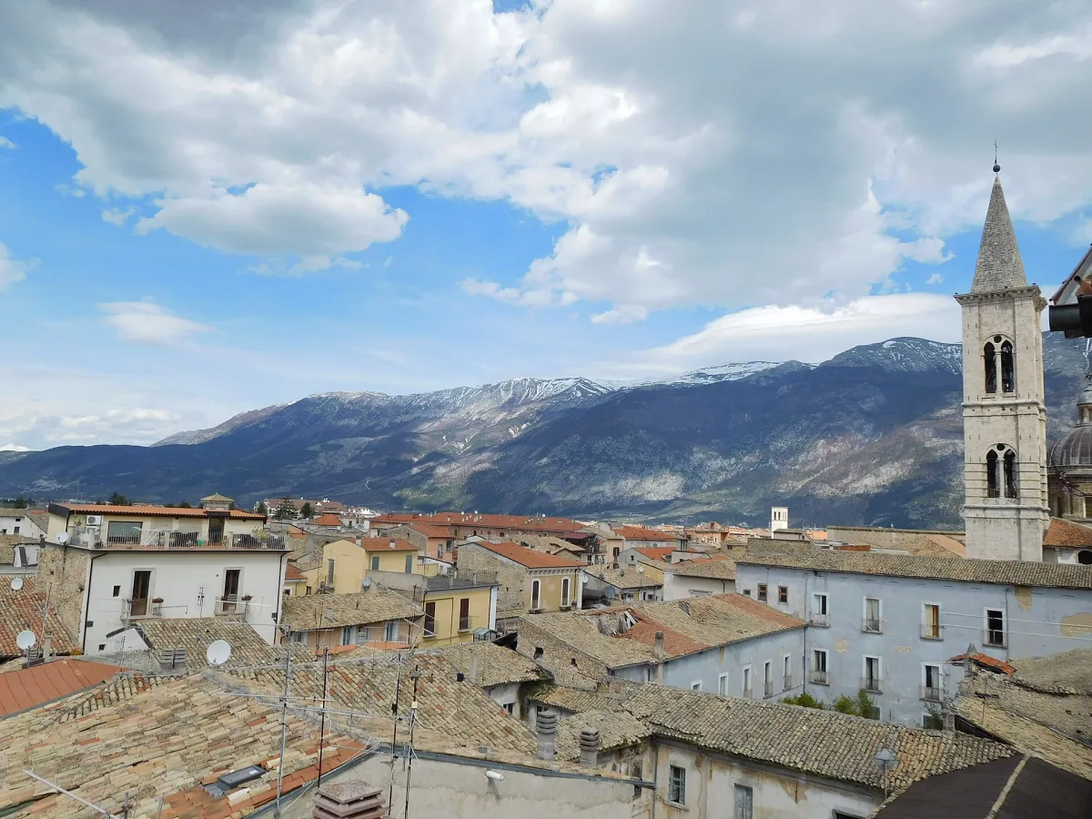 Cosa vedere a Sulmona: un viaggio tra storia e dolcezza