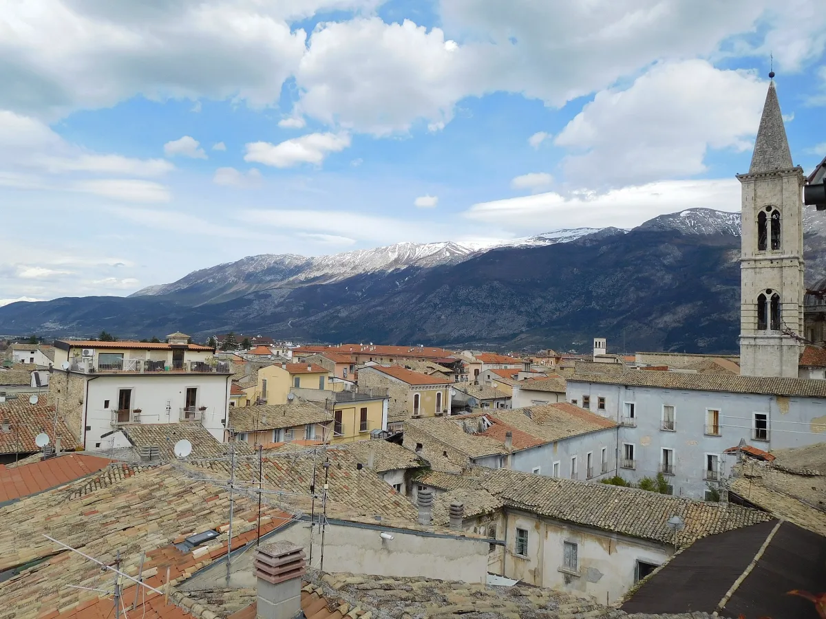 Feste ed Eventi a Sulmona: Un Viaggio tra Tradizioni e Cultura