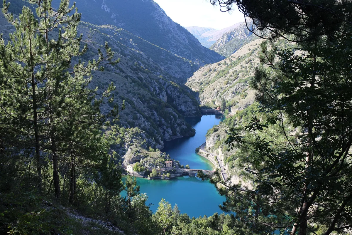 Le Spiagge e i Lidi più Belli del Lago di Scanno