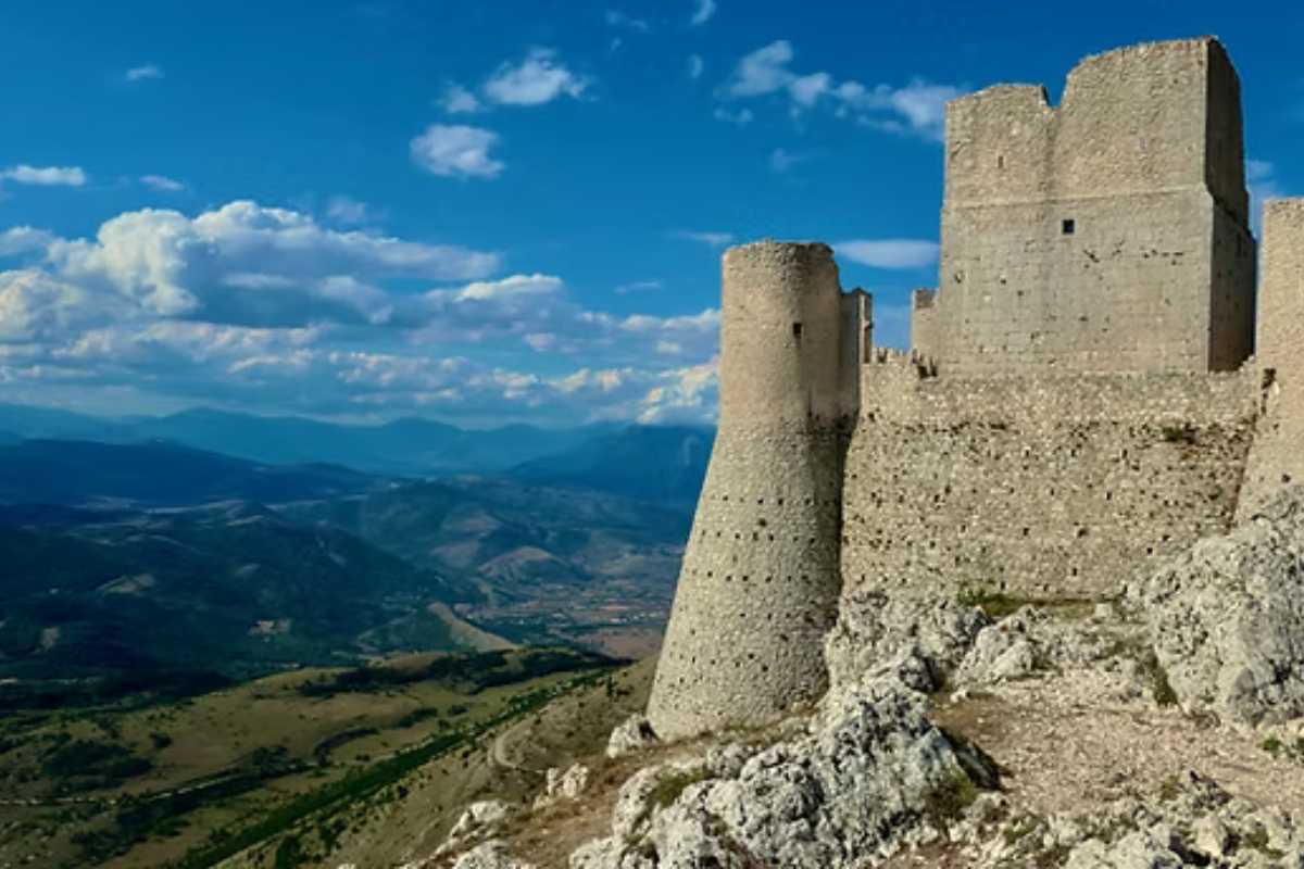 Itinerario di 7 Giorni a Campo Imperatore: Scopri il Piccolo Tibet d'Italia