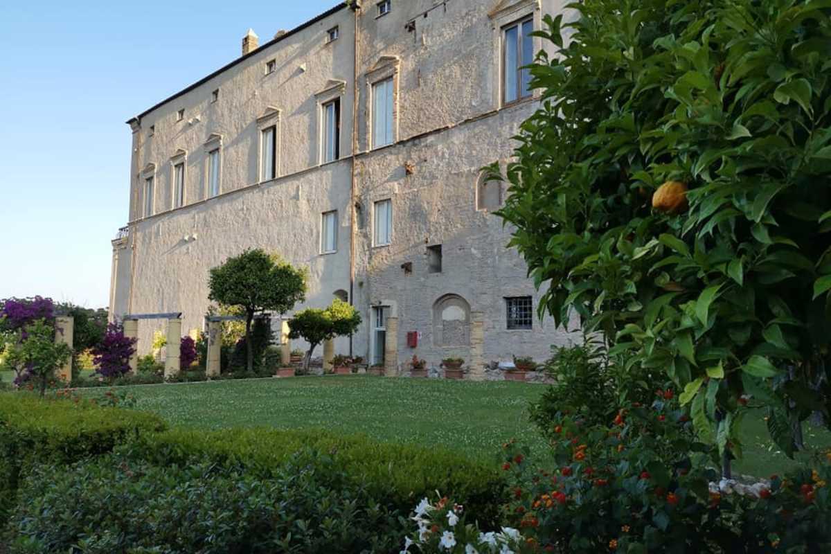 Vista panoramica del centro storico di Vasto con il mare sullo sfondo