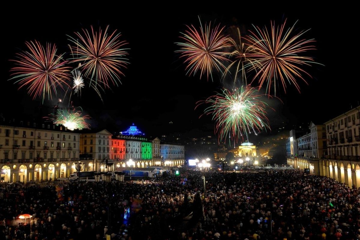 Festa di San Giovanni Battista a Giulianova, con fuochi d'artificio e processione